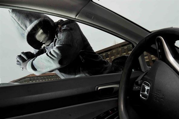 Insécurité routière : un trio de voleurs ultraviolent de voitures arrêté (plusieurs millions d’euros de préjudice)